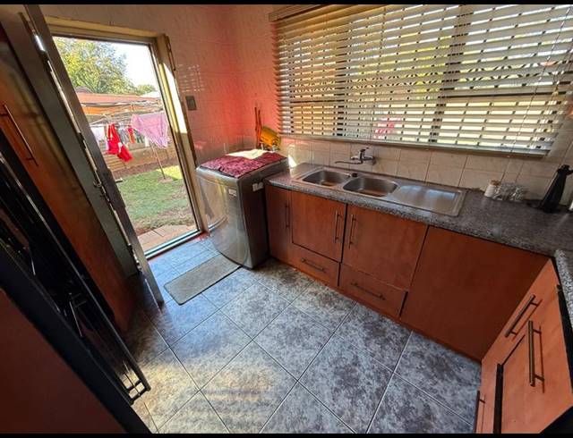 3 BEDROOM HOUSE FOR SALE IN VANDERBIJLPARK CW 3